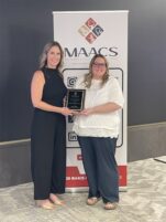 South Hills graduate receives award